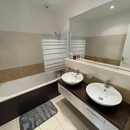 Superbe Marina De Luxe Au Cap D'agde Avec Jacuzzi, Garage Et Vue Port - Fr-1-723-62
