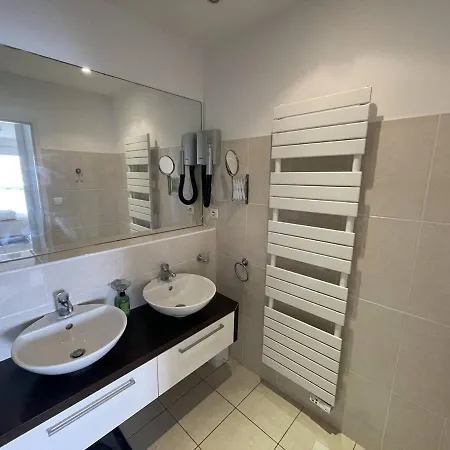 Superbe Marina De Luxe Au Cap D'agde Avec Jacuzzi, Garage Et Vue Port - Fr-1-723-62 アパート アグド